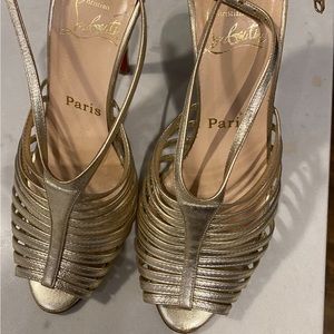 GOLD RED BOTTOM CHRISTIAN LOUBOUTIN HEELS